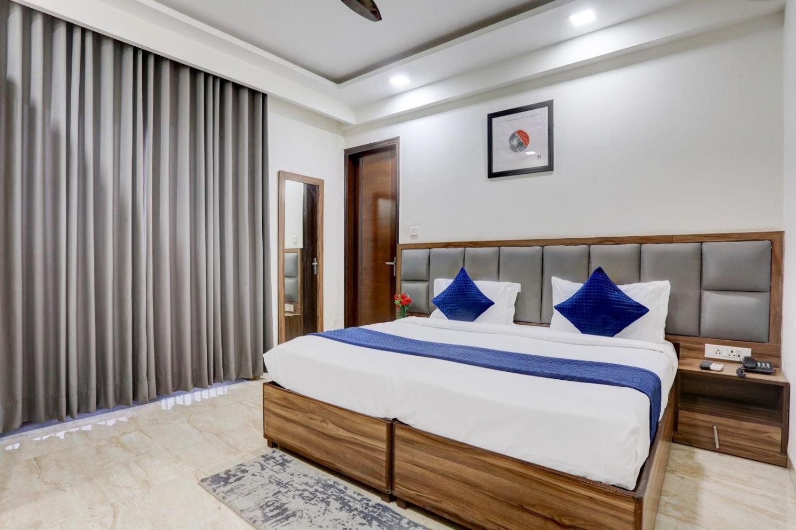 Hotel Greysky Medicity Ґурґаон Екстер'єр фото