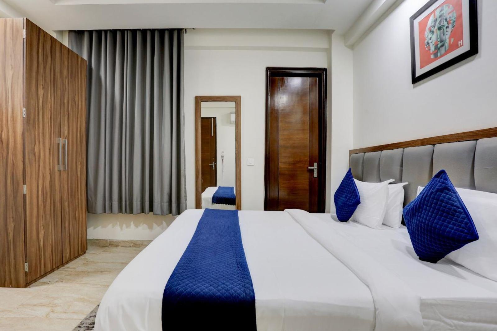 Hotel Greysky Medicity Ґурґаон Екстер'єр фото