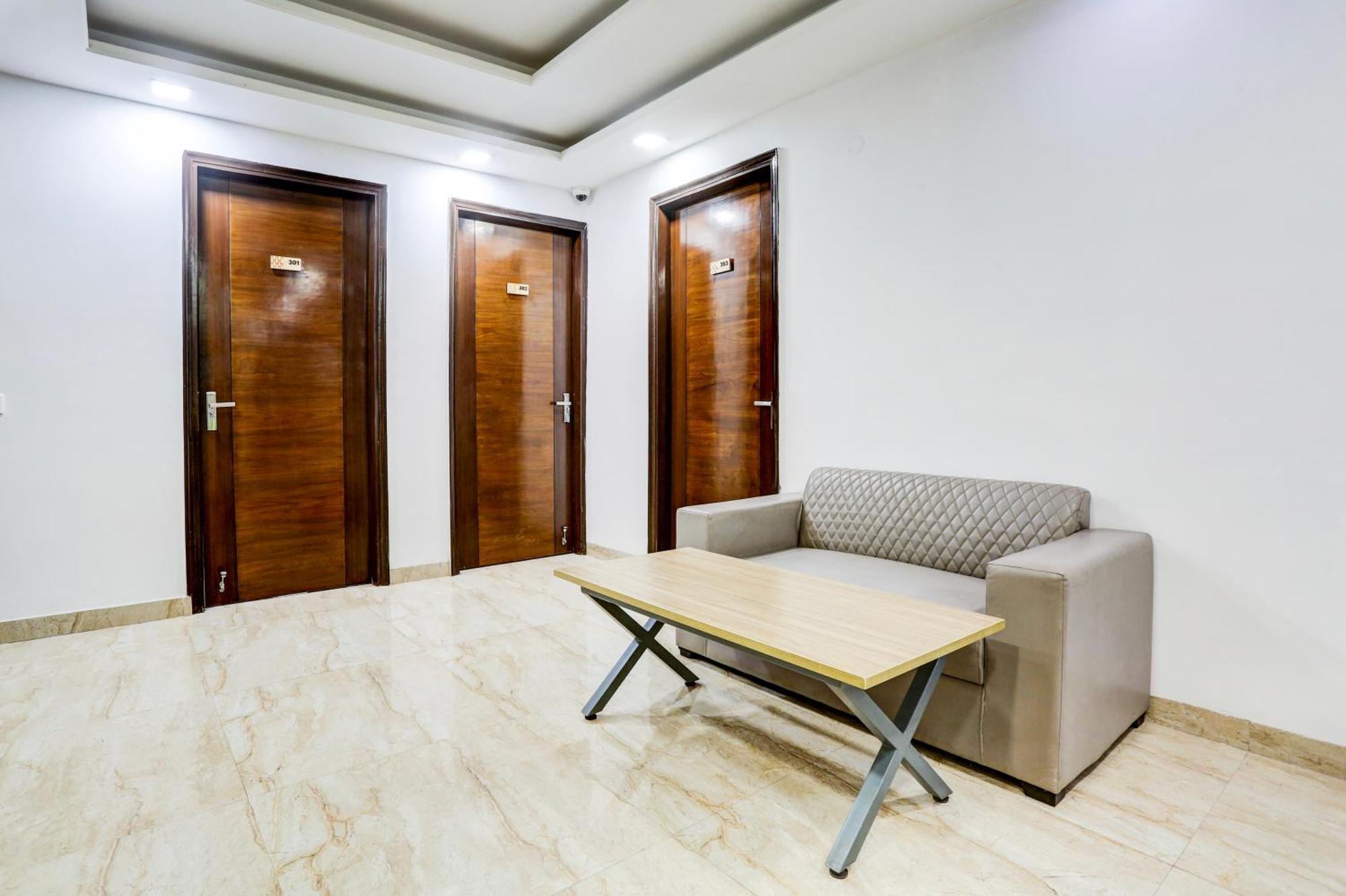 Hotel Greysky Medicity Ґурґаон Екстер'єр фото