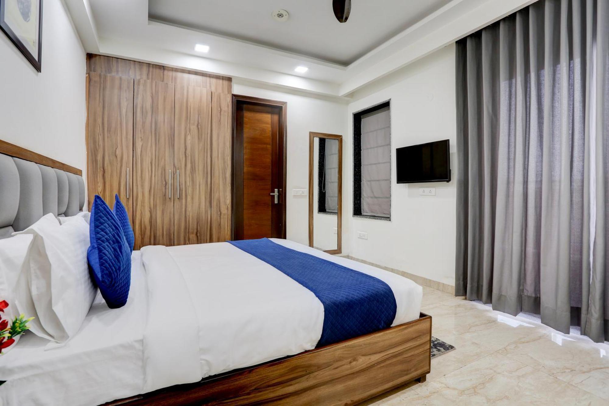 Hotel Greysky Medicity Ґурґаон Екстер'єр фото