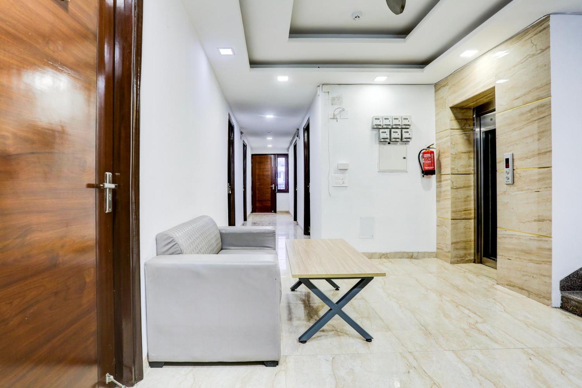 Hotel Greysky Medicity Ґурґаон Екстер'єр фото