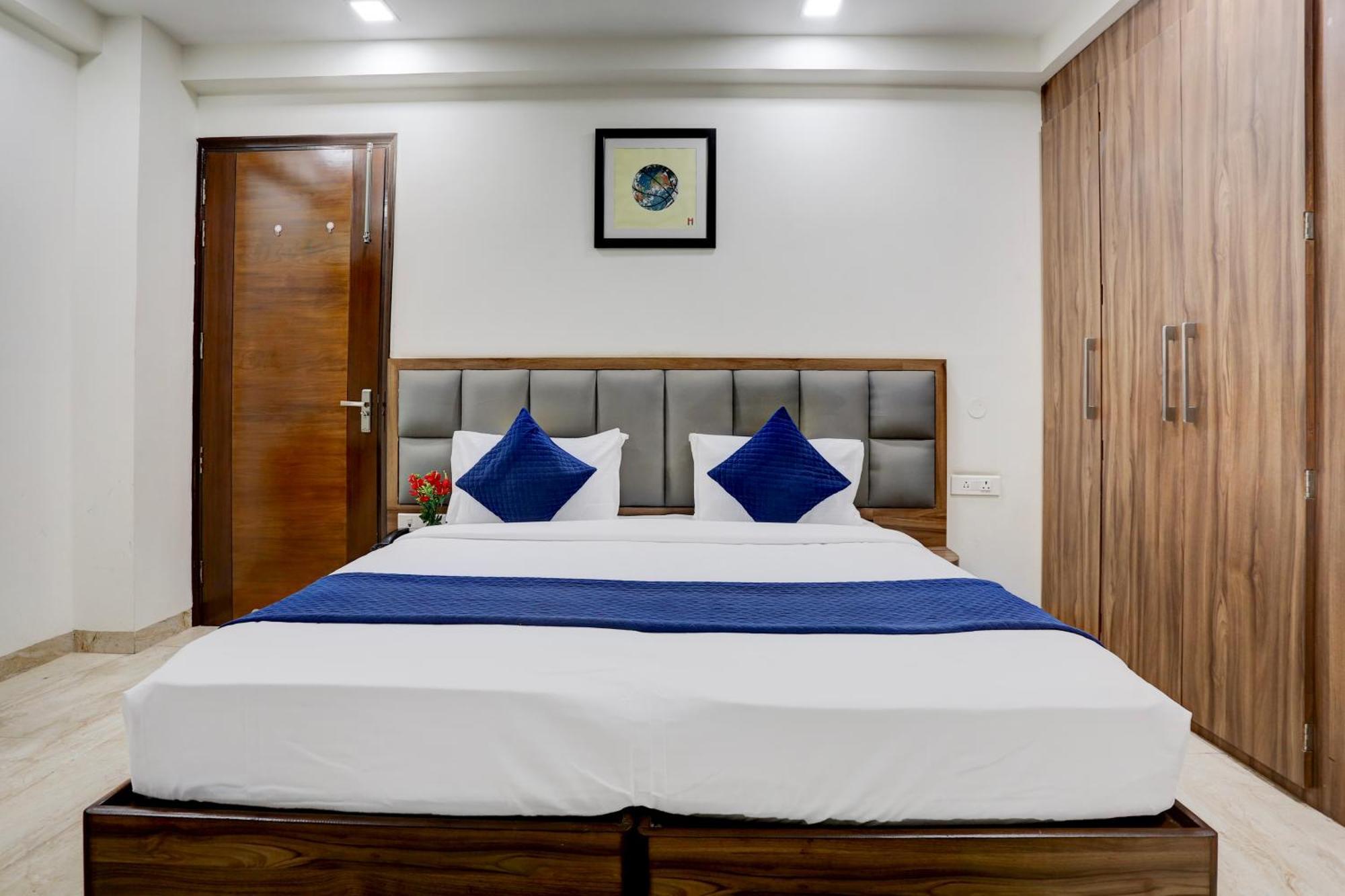 Hotel Greysky Medicity Ґурґаон Екстер'єр фото